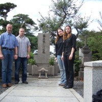 am Grab der Familie Fujinaga / 15.10.2006
